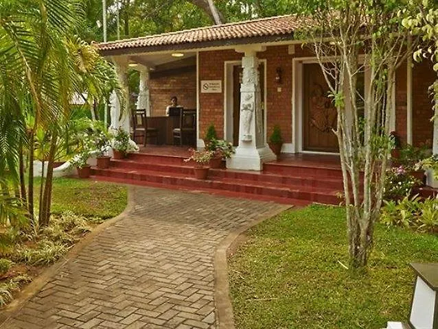 Club Mahindra Ashtamudi Hotell Nīndakara 4*,