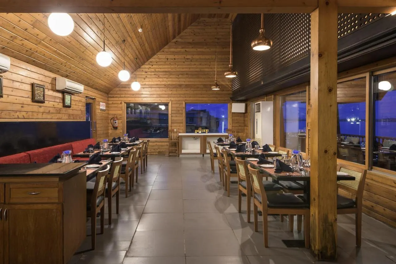 Club Mahindra Ashtamudi Hotell Nīndakara 4*,
