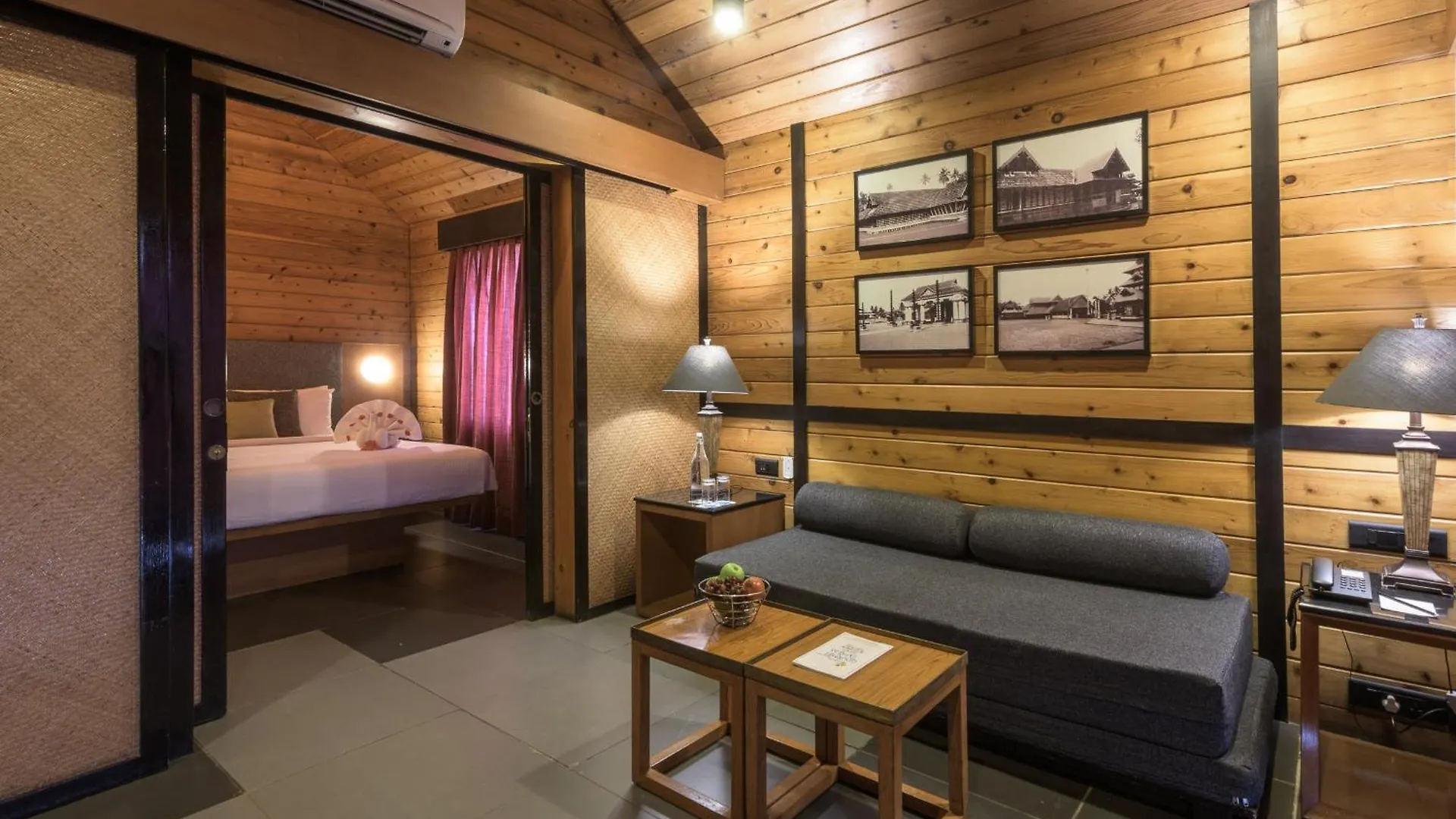 Semesteranläggning (resort) Club Mahindra Ashtamudi Hotell Nīndakara