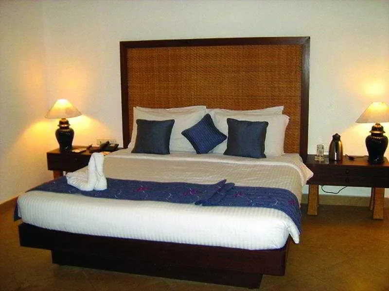 Semesteranläggning (resort) Club Mahindra Ashtamudi Hotell Nīndakara
