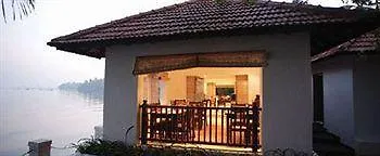 Resort Club Mahindra Ashtamudi Hotel Nīndakara