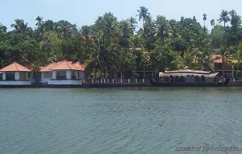 Club Mahindra Ashtamudi Hotel Nīndakara 4*,