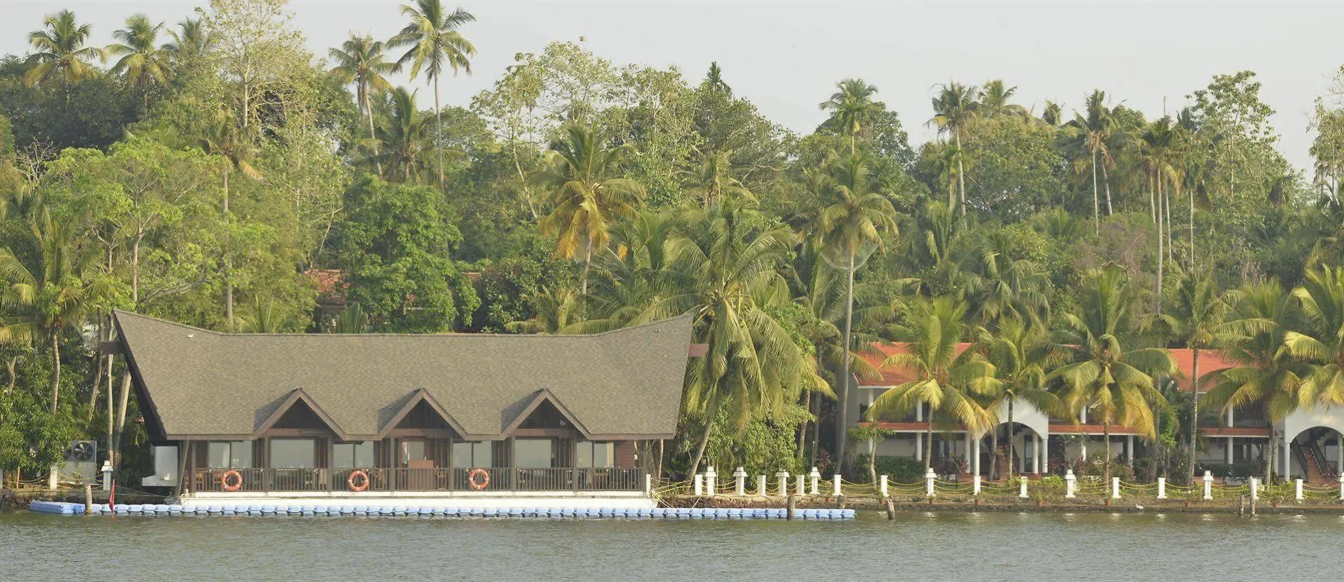 Resort Club Mahindra Ashtamudi Hotel Nīndakara